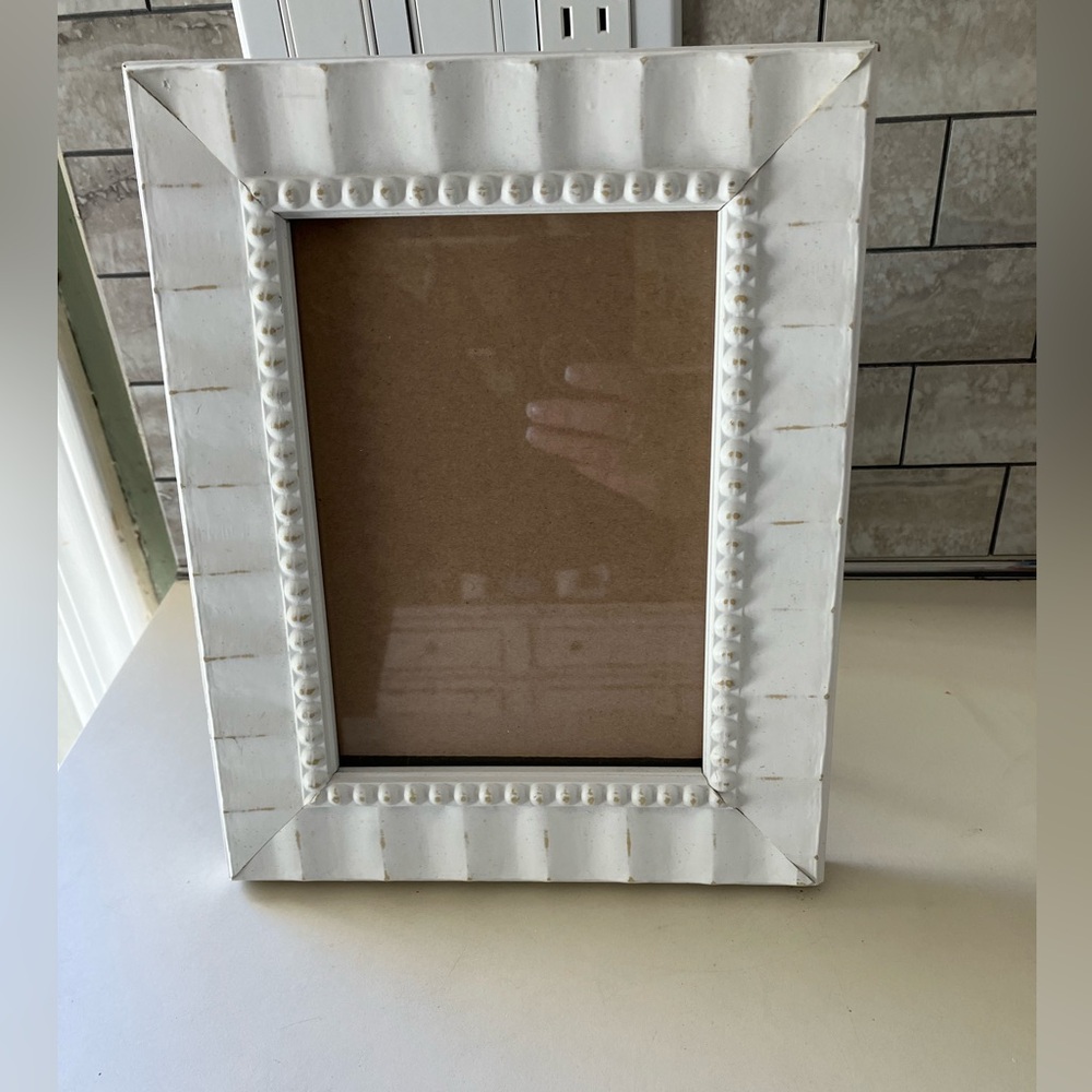 Broyhill Picture Frame - Picture 2 of 4